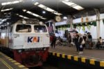Lonjakan arus balik libur panjang Mei 2026 membuat penjualan tiket KAI menembus 923 ribu lembar dengan Stasiun Yogyakarta dan Pasar Senen menjadi titik terpadat.