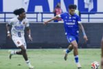 Persib Bandung memastikan gelar juara Liga 1 2025/2026 dan mencatat rekor hattrick juara setelah bermain imbang tanpa gol melawan Persijap Jepara, mengungguli Borneo FC lewat head-to-head.