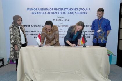 Patra Jasa dan GIZ resmi menjalin kerja sama strategis untuk mempercepat pengembangan green building, investasi hijau, dan proyek transisi energi berkelanjutan di Indonesia.