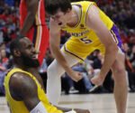 Austin Reaves ungkap rasa hormat mendalam kepada LeBron James usai Lakers singkirkan Rockets di playoff NBA 2026.