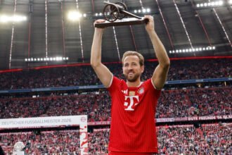 Harry Kane cetak 61 gol musim ini, samai rekor Ronaldo, dan jadi kunci sukses Bayern raih double winner.