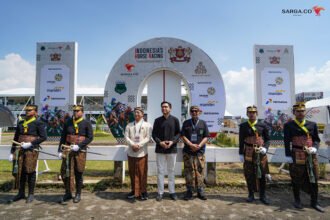 Atmosfer meriah IHR Piala Raja Mangkunegaran & Triple Crown Serie 2 2026 di Gelanggang Pacuan Kuda Tegalwaton dipadati puluhan ribu penonton yang menyaksikan persaingan sengit kuda pacu terbaik Indonesia.