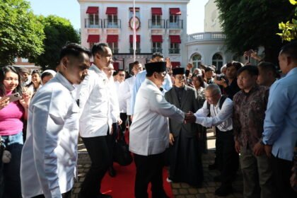 Diaspora Indonesia di Prancis memuji semangat kerja Presiden Prabowo Subianto saat menghadiri salat Iduladha 1447 H di Paris dan menyebutnya sebagai pejuang modern yang membawa harapan menuju Indonesia Emas 2045.