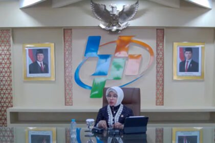 BPS mencatat penambahan hampir dua juta lapangan kerja baru dalam setahun terakhir yang mendorong penurunan angka pengangguran serta peningkatan pekerja formal di Indonesia.