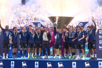 Empat tim elite Serie A saling sikut di pekan terakhir demi mengamankan tiket Liga Champions musim depan.