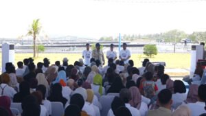 Presiden Prabowo Subianto menegaskan pemerintah lebih memprioritaskan program penciptaan lapangan kerja dibanding pembangunan gedung perkantoran baru saat menghadiri panen raya udang di Kebumen, Jawa Tengah.