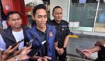 Satu keluarga ditemukan meninggal di tempat wisata Temanggung, polisi dalami penyebab kematian yang masih misterius.