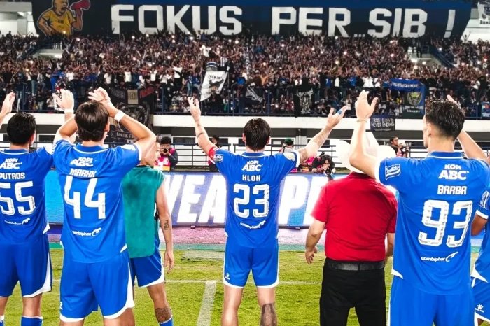 Hasil babak pertama pekan terakhir BRI Super League memanaskan perebutan gelar juara dan zona degradasi, dengan Borneo FC tampil dominan sementara Persib Bandung tetap menjaga posisi teratas.
