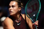 Aryna Sabalenka jadi sorotan di French Open 2026 usai tampil dengan kalung mewah ratusan karat sambil menegaskan perjuangannya untuk kesejahteraan petenis.