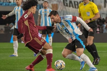 Lionel Messi dan Diego Maradona masih memegang rekor assist terbanyak sepanjang sejarah Piala Dunia dengan koleksi delapan assist.
