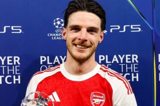 Declan Rice dihadapkan pada pilihan sulit: membawa Arsenal menuju gelar juara atau memperdalam krisis West Ham di zona degradasi.