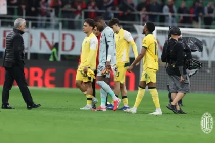 AC Milan gagal memanfaatkan laga kandang setelah dipaksa menyerah 2-3 dari Atalanta dalam duel krusial perebutan tiket Liga Champions Serie A 2025/2026.