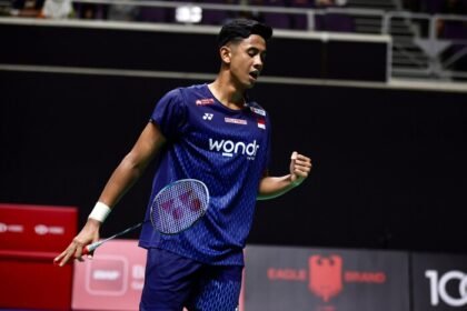 Alwi Farhan hadapi ujian terbesar kontra Shi Yu Qi di Singapore Open 2026, sementara Fajar/Fikri dan Sabar/Reza berjuang jaga asa Merah Putih di babak 16 besar.