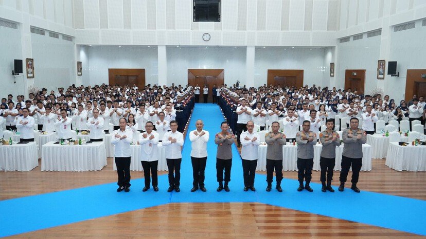 Kapolri Raih Adhi Bhakti Senapati dari BSSN, Perkuat Sinergi Siber Nasional 2 Kapolri Raih Adhi Bhakti Senapati dari BSSN, Perkuat Sinergi Siber Nasional
