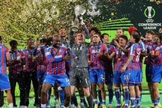 Crystal Palace akhirnya pecah telur di Eropa! Gol Mateta bawa The Eagles juara UEFA Conference League 2026 usai tumbangkan Rayo Vallecano 1-0 di final.