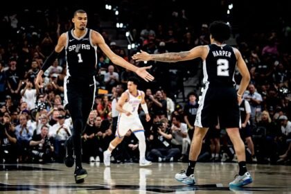 Wembanyama tampil dominan, tapi kontroversi ikut membayangi. Fans Thunder geram, tudingan “dirty play” mencuat jelang Game 7 panas. Apakah ini murni fisik permainan atau sudah melewati batas?