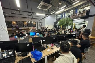 321 WNA pelaku judi online internasional dipindahkan ke sejumlah kantor imigrasi untuk pemeriksaan lanjutan oleh aparat gabungan.