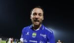 Persib hanya butuh hasil imbang, tapi Marc Klok tegaskan: tidak ada ruang untuk lengah di laga penentuan juara.