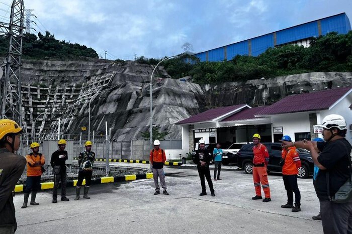 Sistem Kelistrikan Sumatra Berangsur Pulih, PLN Lakukan Penormalan Layanan Hingga Ke Masyarakat 2 Sistem Kelistrikan Sumatra Berangsur Pulih, PLN Lakukan Penormalan Layanan Hingga Ke Masyarakat