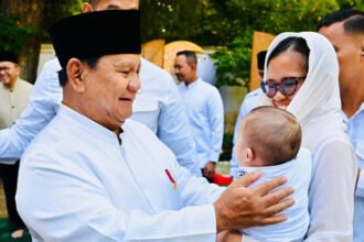 Diaspora Indonesia di Paris merasakan suasana penuh kehangatan saat melaksanakan salat Iduladha bersama Presiden Prabowo Subianto di Wisma Indonesia, Prancis.