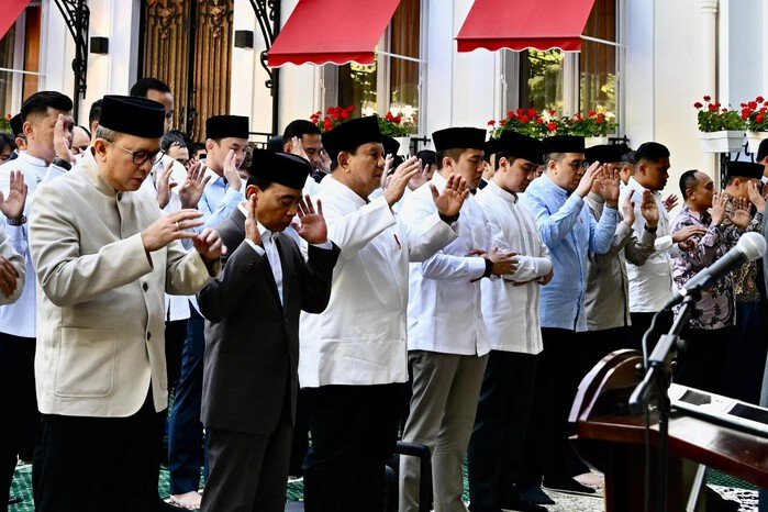 Presiden Prabowo Iduladha di Paris Jadi Momen Haru Diaspora Indonesia Saat Salat Bersama 2 Presiden Prabowo Iduladha di Paris Jadi Momen Haru Diaspora Indonesia Saat Salat Bersama