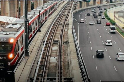 Pemprov DKI Jakarta rencanakan perluasan LRT Jakarta untuk memperkuat konektivitas ibu kota.