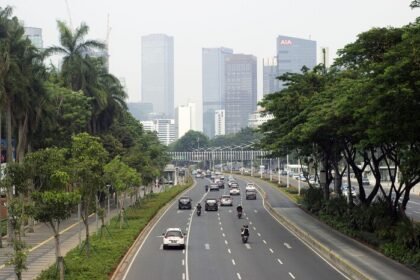 Cuaca cerah diperkirakan menyelimuti wilayah Jakarta sepanjang Kamis hingga Jumat dini hari berdasarkan prakiraan terbaru BMKG.