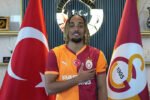 Galatasaray ingin mempertahankan Sacha Boey, tapi ogah bayar mahal 🤔 negosiasi alot dengan Bayern Munich pun tak terhindarkan!