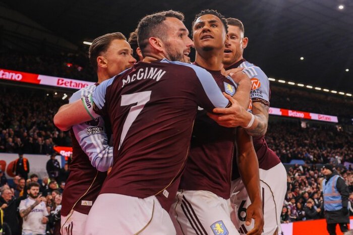 Aston Villa memastikan tiket Liga Champions musim depan setelah menaklukkan Liverpool 4-2 dalam laga dramatis di Villa Park.