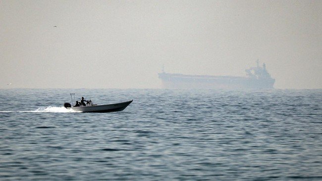 Tembus Blokade AS di Selat Hormuz, Supertanker Iran Bawa Minyak 1,9 Juta Barel Berlayar Menuju Riau