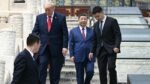 Ogah Disadap, Rombongan Donald Trump Buang Oleh-Oleh dari China Sebelum Masuk Air Force One