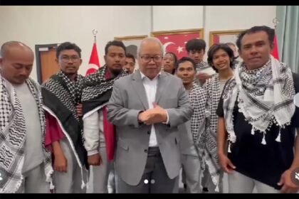Sembilan WNI relawan Global Sumud Flotilla tiba di Istanbul, Turki, usai dibebaskan dari penahanan tentara Israel saat menjalankan misi kemanusiaan menuju Gaza.