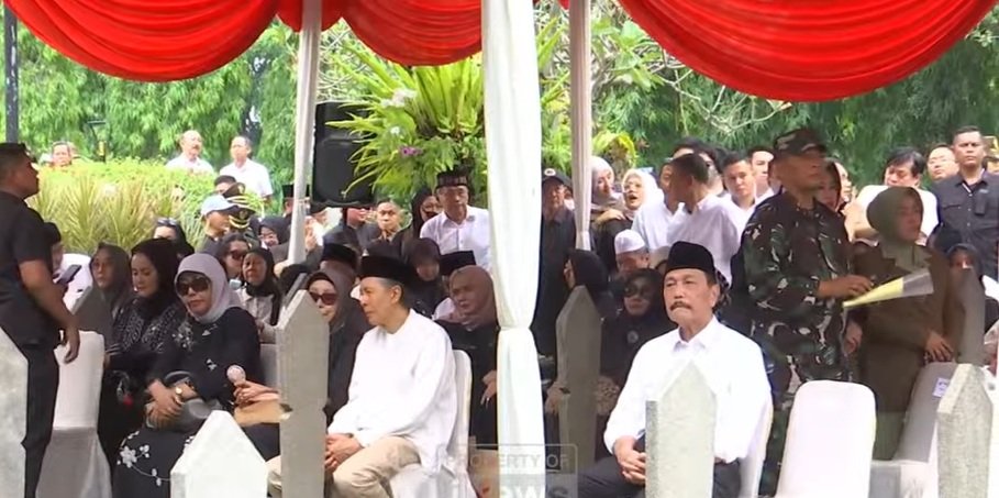 Gladi Bersih Pemakaman Ryamizard di TMP Kalibata, TNI Siapkan Penghormatan Militer Terakhir 2 Gladi Bersih Pemakaman Ryamizard di TMP Kalibata, TNI Siapkan Penghormatan Militer Terakhir