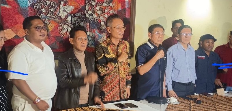 Penangguhan Penahanan Roy Suryo & Dokter Tifa Jadi Sorotan Publik 2 Penangguhan Penahanan Roy Suryo & Dokter Tifa Jadi Sorotan Publik