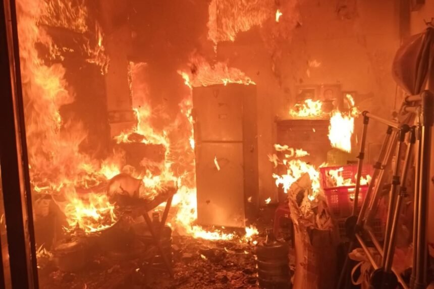 Kebakaran Hebat di Johar Baru Luluhlantakkan 30 Rumah, 240 Jiwa Terdampak