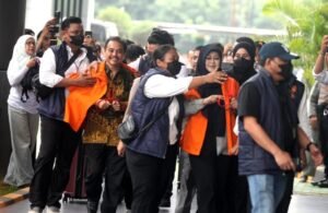 Keluarga Roy Suryo & Dokter Tifa Resmi Ajukan Penangguhan Penahanan