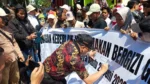 Sewa Bus hingga Pikap, 7.000 Warga Banyuwangi Gelar Aksi Damai Dukung Program MBG
