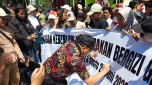 Sewa Bus hingga Pikap, 7.000 Warga Banyuwangi Gelar Aksi Damai Dukung Program MBG