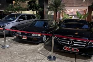 Penampakan Mobil dan Motor Mewah Hasil Tangkapan OTT Kantor Imigrasi Jakarta Barat