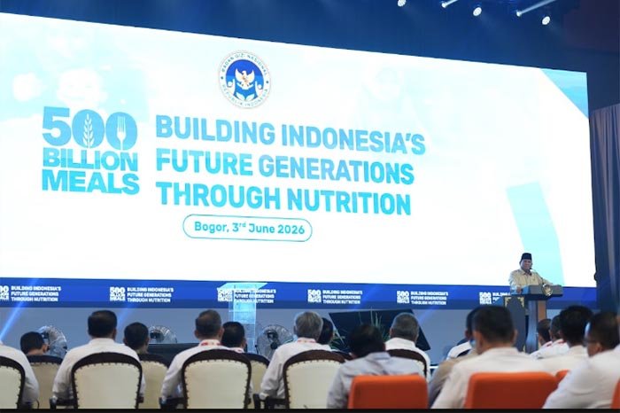 Presiden Prabowo Subianto menegaskan kepentingan rakyat harus menjadi prioritas utama dalam pelaksanaan Program Makan Bergizi Gratis saat menghadiri Konsolidasi Nasional MBG di Bogor.