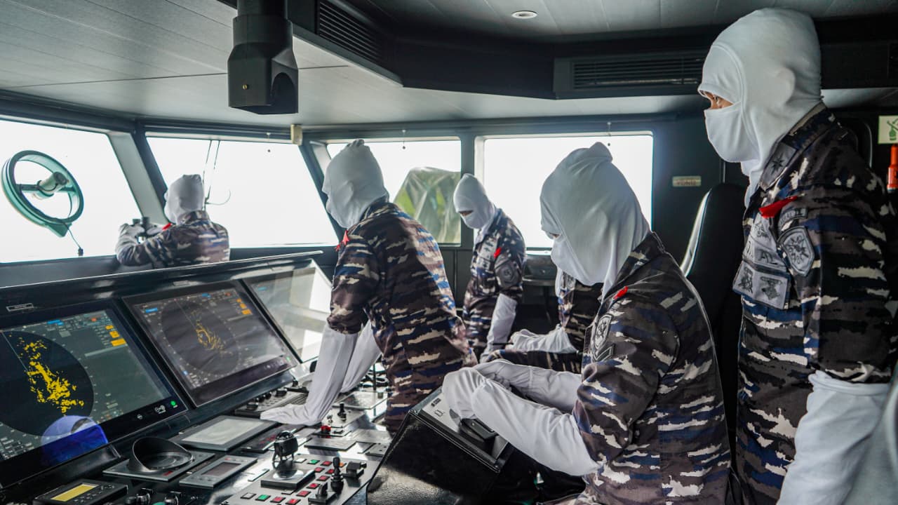 Drill Tempur KRI Dorang-874, Satrol Kodaeral IX Uji Kesiapsiagaan Prajurit 12 Drill Tempur KRI Dorang-874, Satrol Kodaeral IX Uji Kesiapsiagaan Prajurit