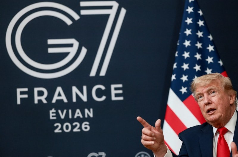 Trump Umumkan Selat Hormuz Dibuka Total Jumat Ini, Harga Minyak Dunia Langsung Anjlok