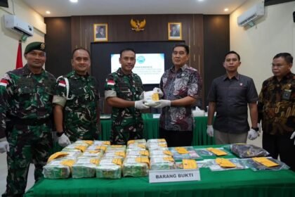 Satgas Pamtas Cegat Kurir Malaysia, 21,4 Kg Sabu Diamankan