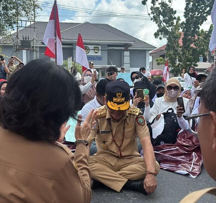 Duduk Bersama di Jalan, Gubernur Kalteng Terima Aspirasi Demonstran terkait MBG