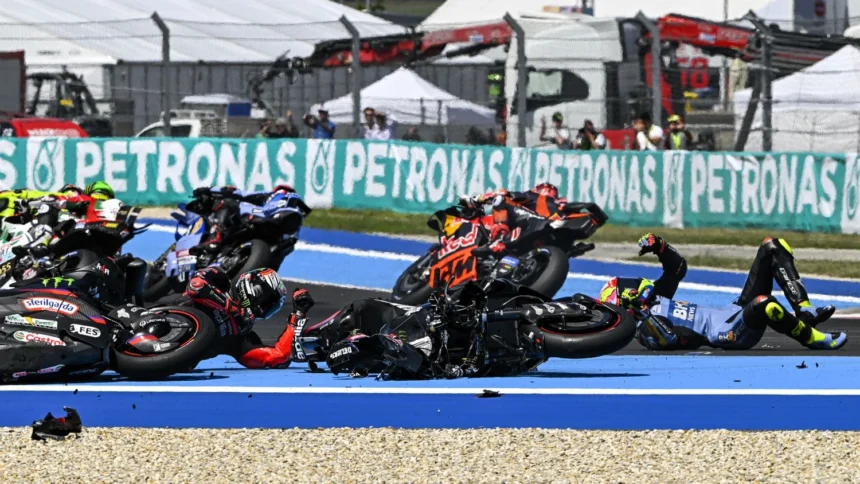 Jorge Martin Kena Double Long Lap Penalty Usai Jadi Biang Kerok Tabrakan Berantai di MotoGP Hungaria