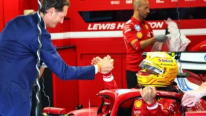 Dulu Disuruh "Jangan Banyak Bacot", Kini Lewis Hamilton Dipuji Setinggi Langit oleh Bos Ferrari