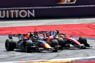 Komentar Pedas Lewis Hamilton Untuk Verstappen di GP Austria : "Jangan Harap Bisa Salip Juara Dunia dari Luar!"