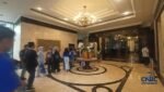 Besok Dikosongkan, Hotel Sultan Hari Ini Dijaga Ketat Truk Taktis Sambil Tetap Layani Tamu Terakhir