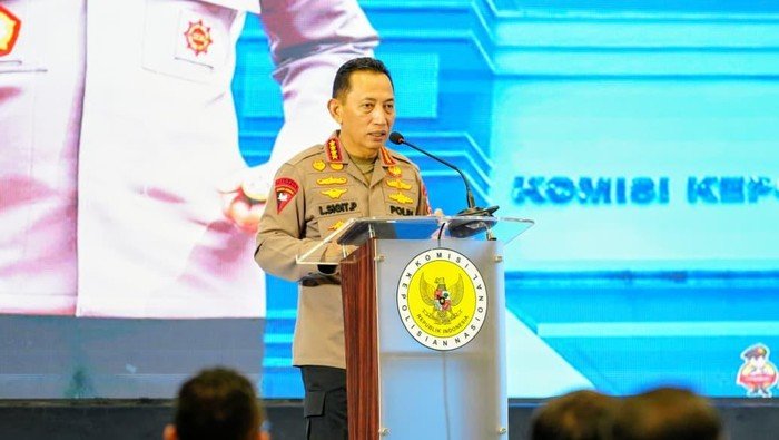 Kapolri Instruksikan Jajaran Mabes Hingga Polsek Gelar Nobar Piala Dunia 2026 Gratis untuk Warga
