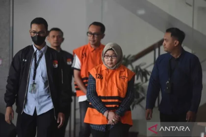 Penampakan Ketua Tim Pemeriksa BPK Sumsel Pakai Rompi Oranye Terkait Korupsi Pengadaan